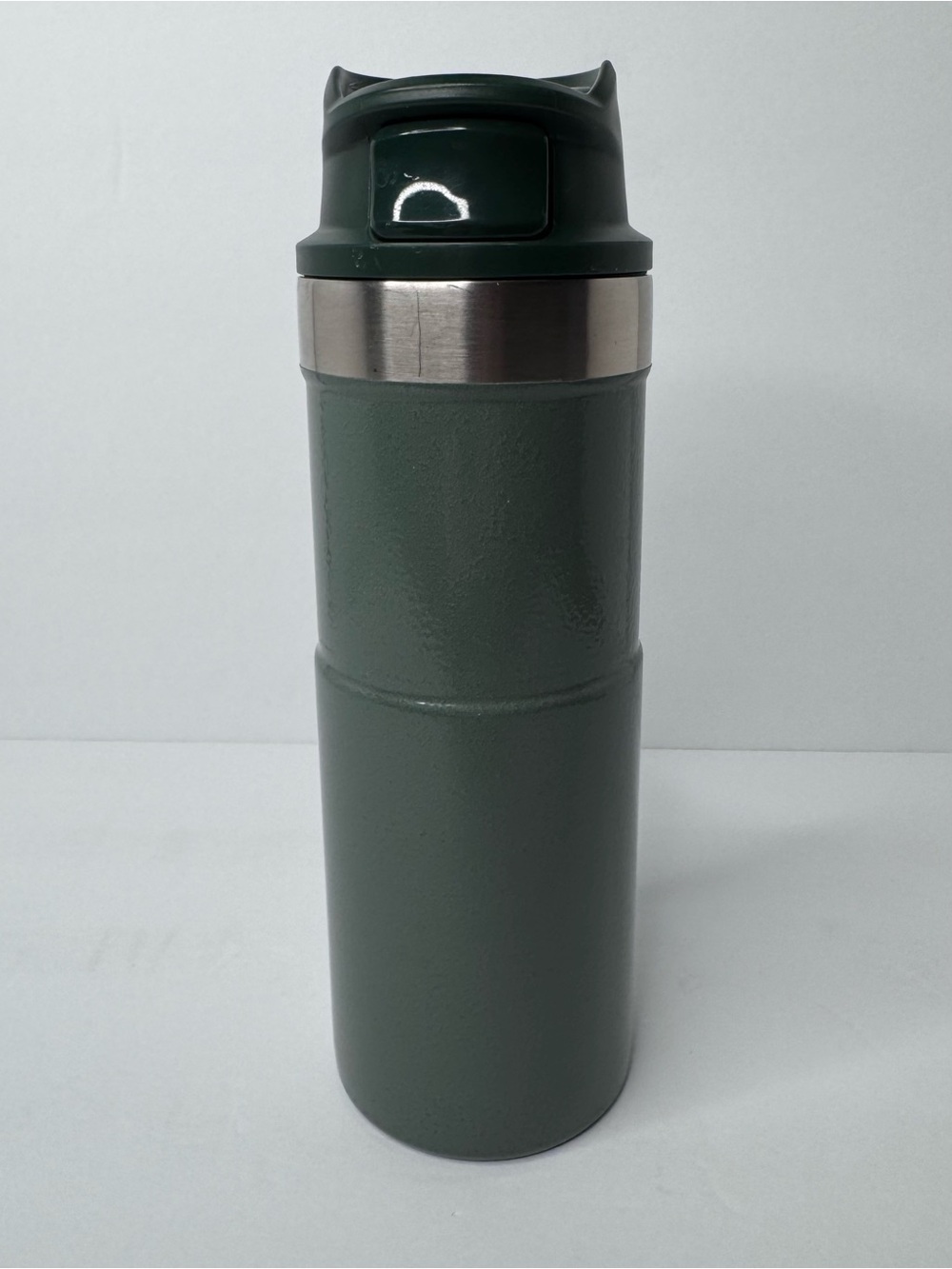 Stanley Classic Trigger Action Travel Mug 16oz Hammertone Green Insulated - Picture 3 of 9